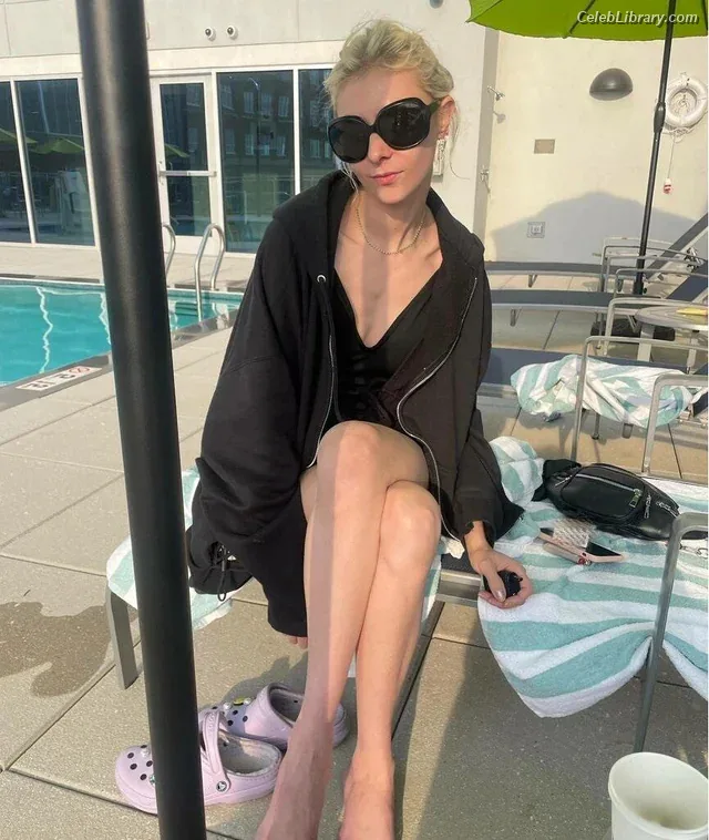 Taylor Momsen photo 2 of 1237
