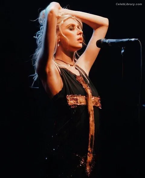 Taylor Momsen photo 8 of 1237