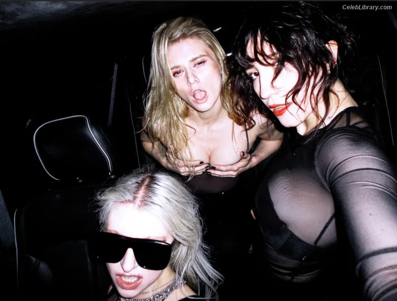 Taylor Momsen photo 19 of 1237