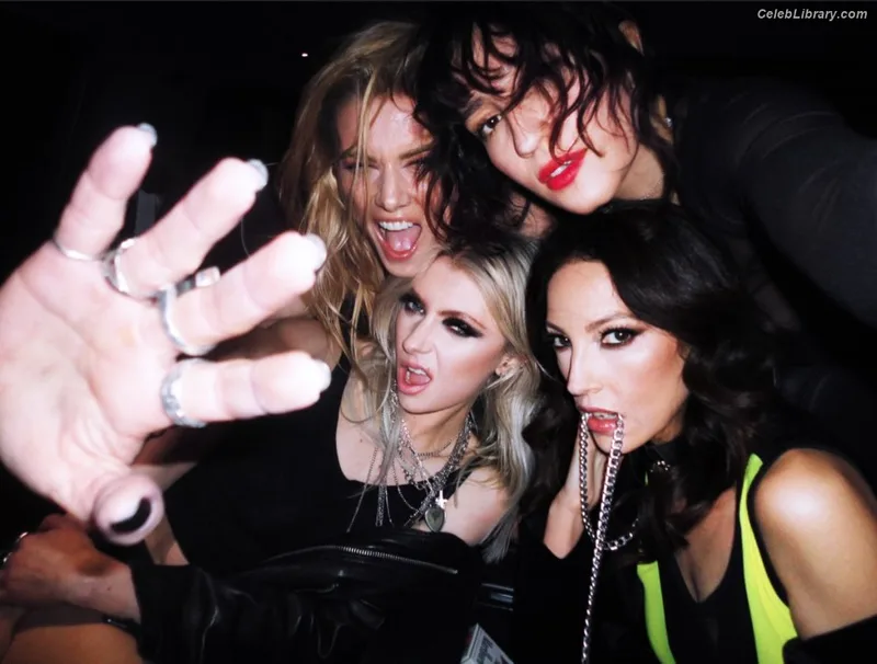 Taylor Momsen photo 24 of 1237