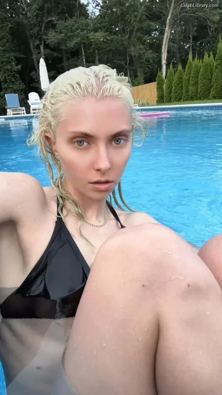 Taylor Momsen photo 12 of 1237