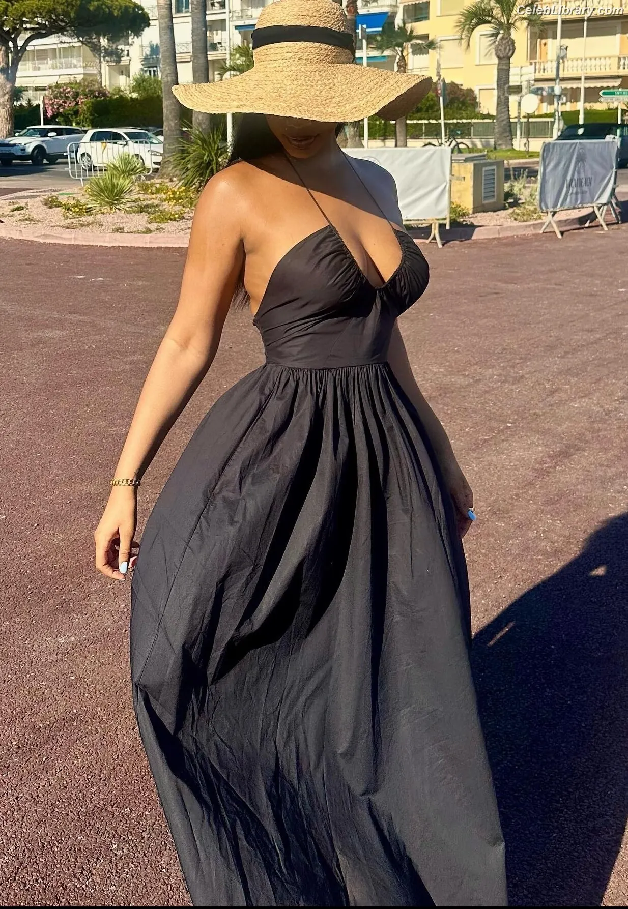 Taylor Rooks photo 5 of 405