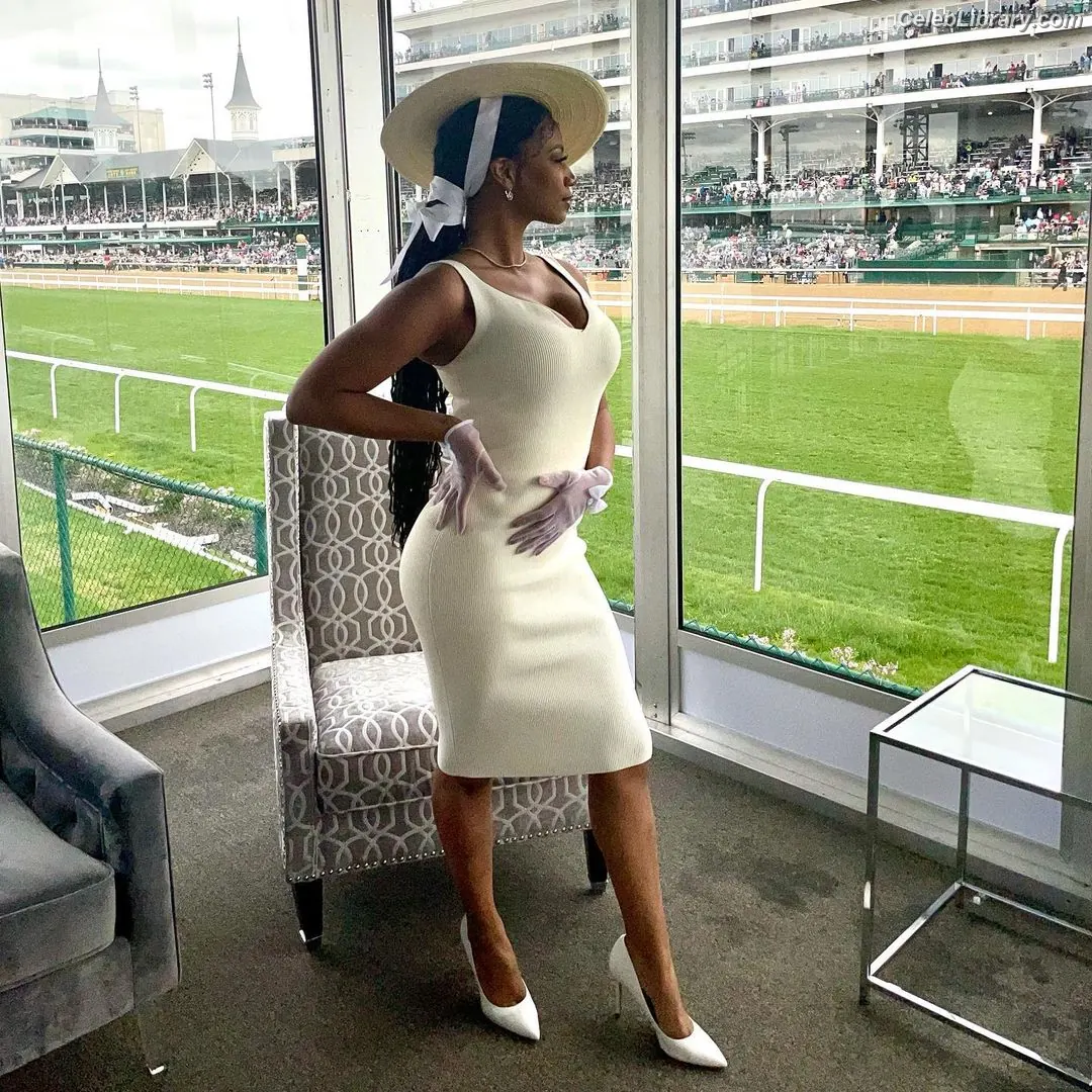 Taylor Rooks photo 18 of 405