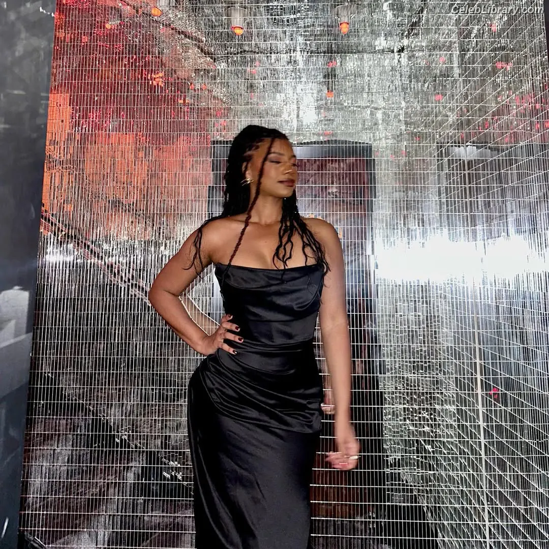 Taylor Rooks photo 11 of 405
