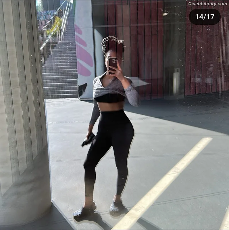 Taylor Rooks photo 5 of 402