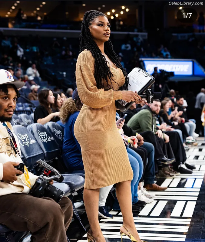 Taylor Rooks photo 9 of 402