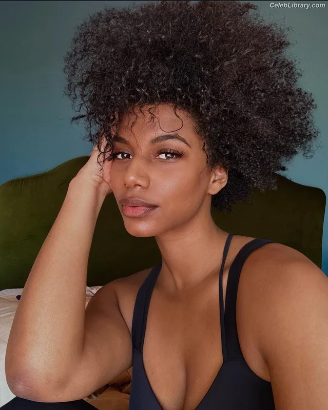 Taylor Rooks photo 9 of 402
