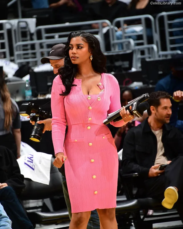 Taylor Rooks photo 15 of 402