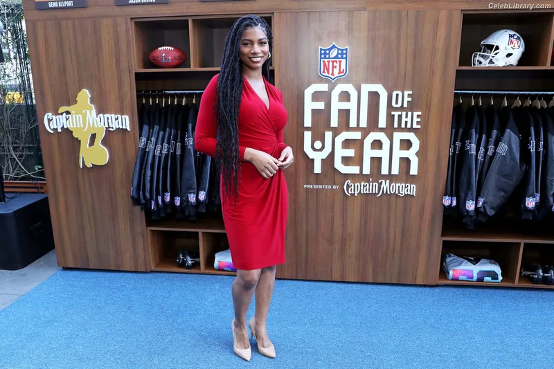 Taylor Rooks photo 14 of 402