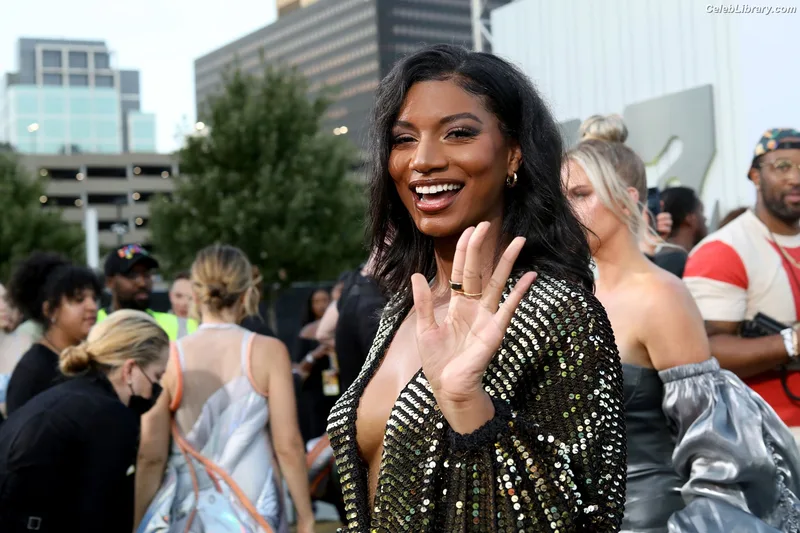 Taylor Rooks photo 21 of 402