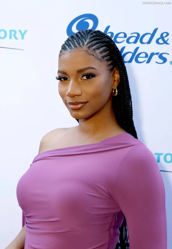 Taylor Rooks photo 1 of 402