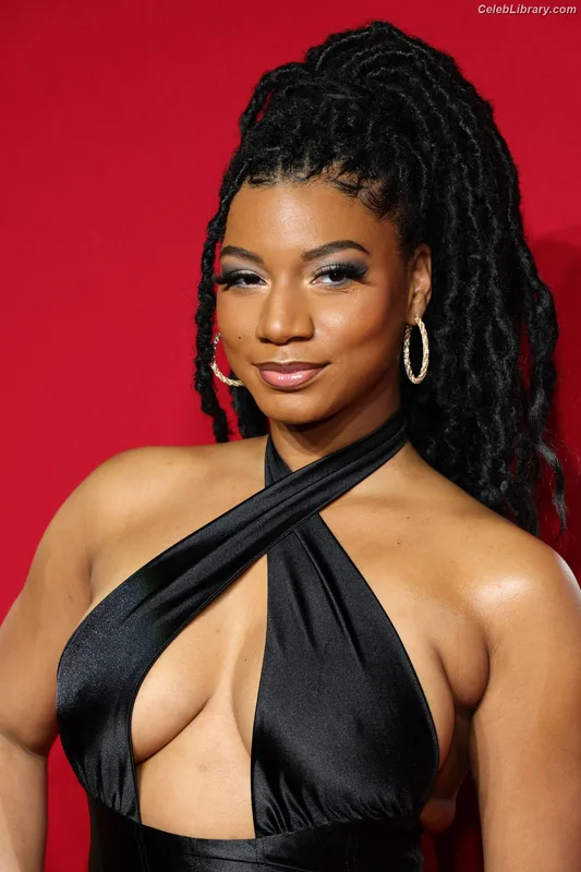 Taylor Rooks photo 10 of 402