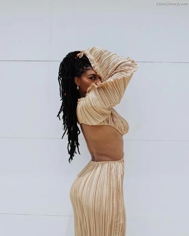 Taylor Rooks photo 20 of 402