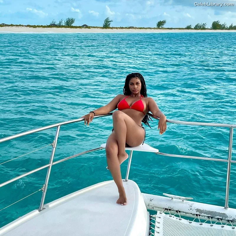 Taylor Rooks photo 22 of 402