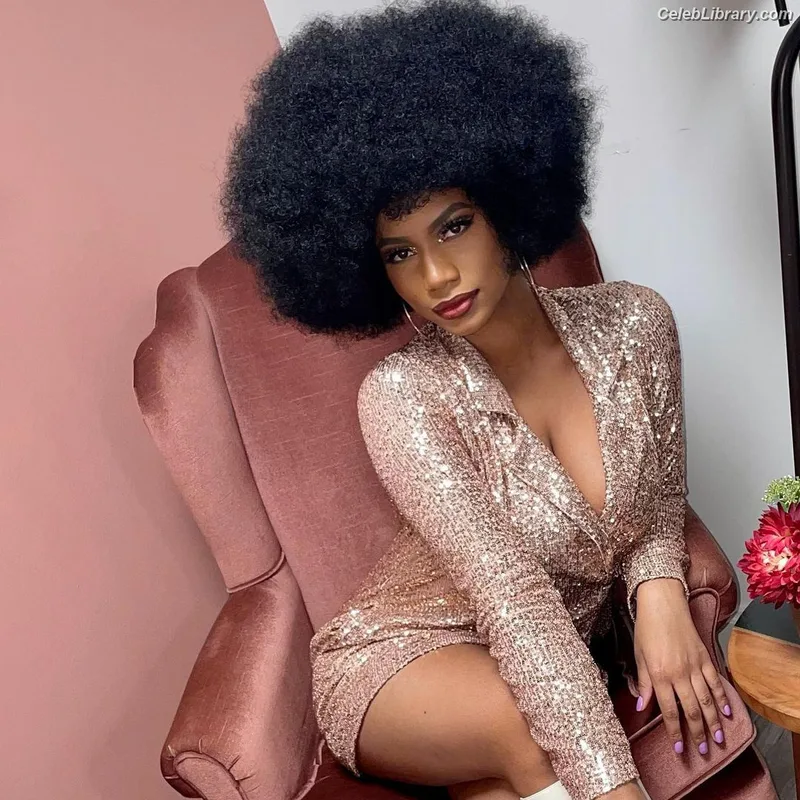 Taylor Rooks photo 2 of 402
