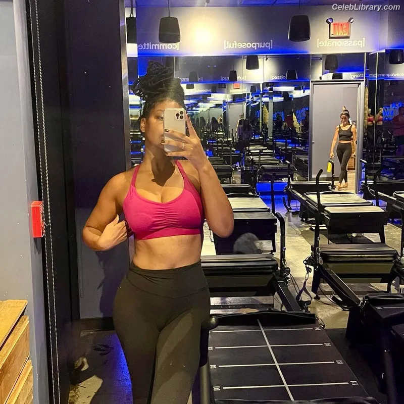 Taylor Rooks photo 17 of 402