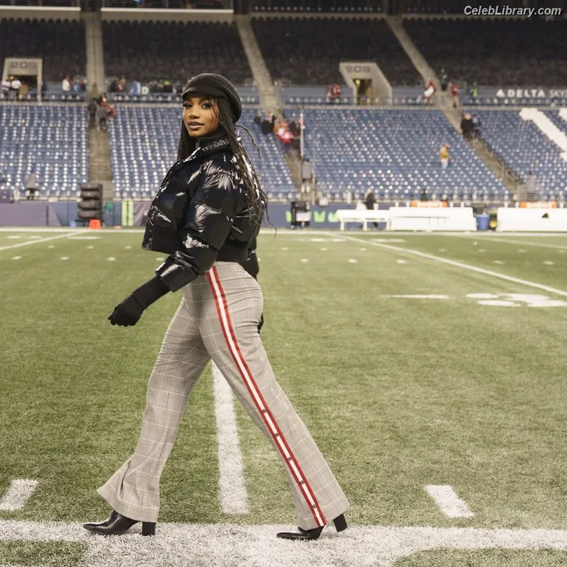 Taylor Rooks photo 22 of 402