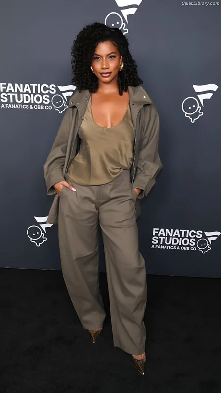Taylor Rooks photo 15 of 402