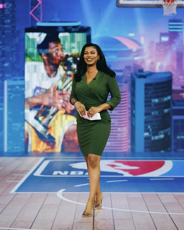 Taylor Rooks photo 3 of 402