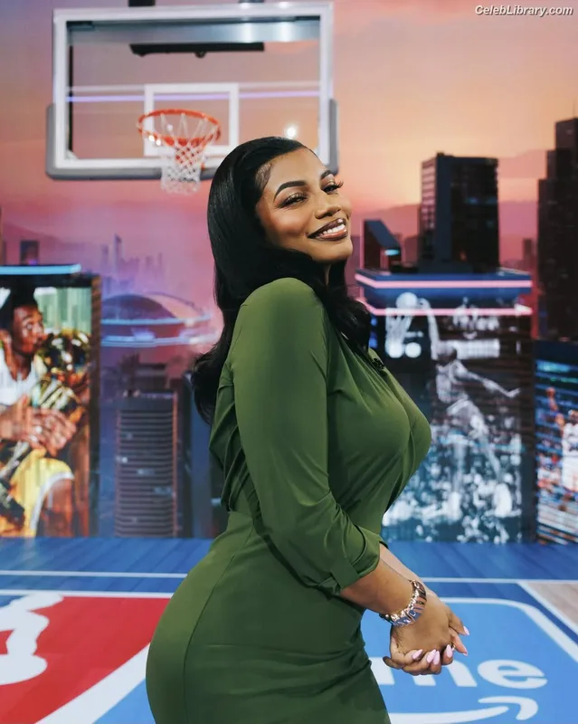 Taylor Rooks photo 4 of 402