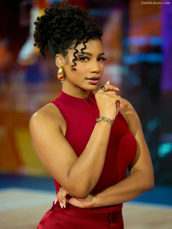 Taylor Rooks photo 8 of 402