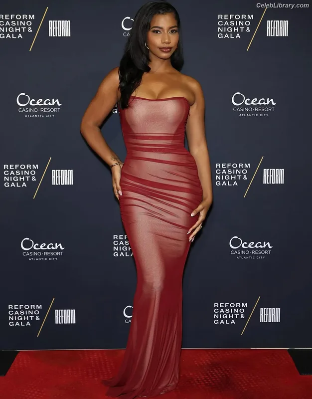 Taylor Rooks photo 13 of 402