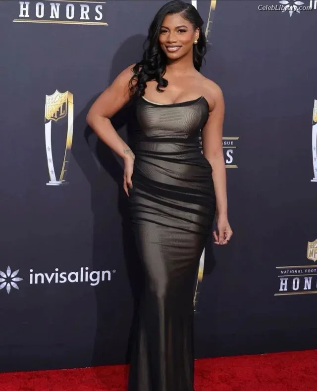 Taylor Rooks photo 14 of 402