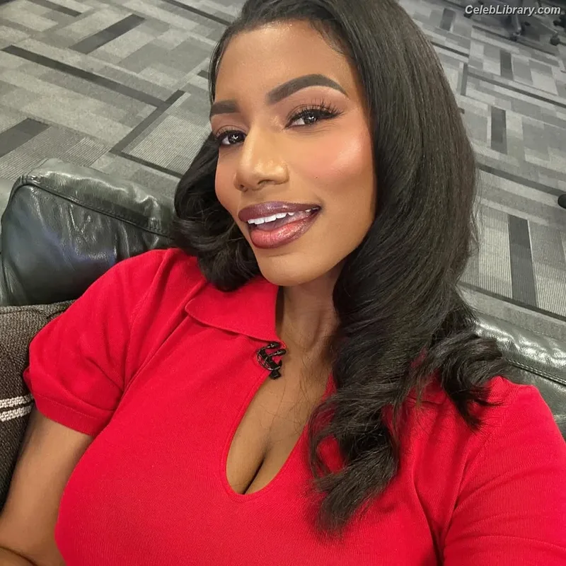 Taylor Rooks photo 10 of 402