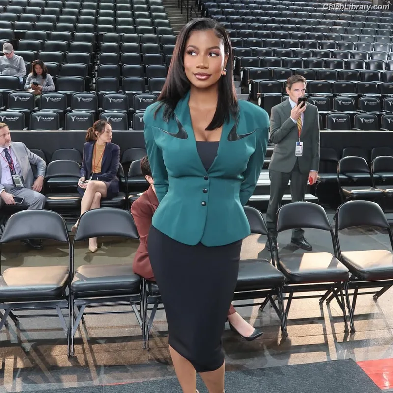 Taylor Rooks photo 12 of 402