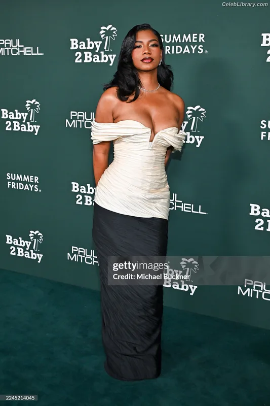 Taylor Rooks photo 14 of 402