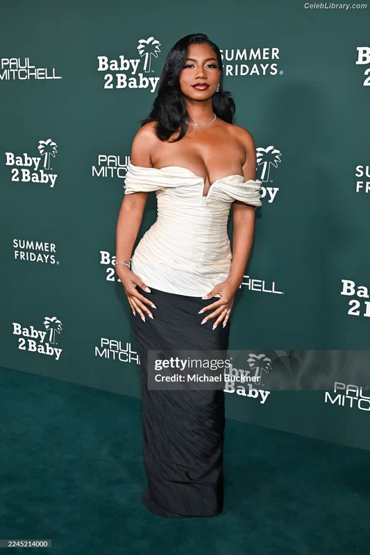 Taylor Rooks photo 15 of 402