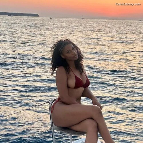 Taylor Rooks photo 3 of 402