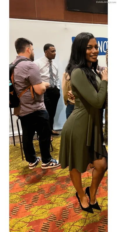 Taylor Rooks photo 18 of 402