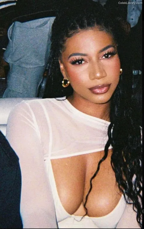 Taylor Rooks photo 20 of 402