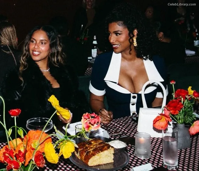 Taylor Rooks photo 8 of 402