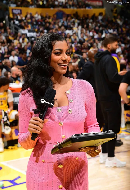 Taylor Rooks photo 13 of 402