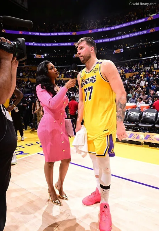 Taylor Rooks photo 15 of 402