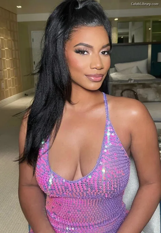 Taylor Rooks photo 19 of 402
