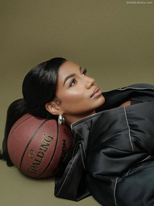 Taylor Rooks photo 1 of 402
