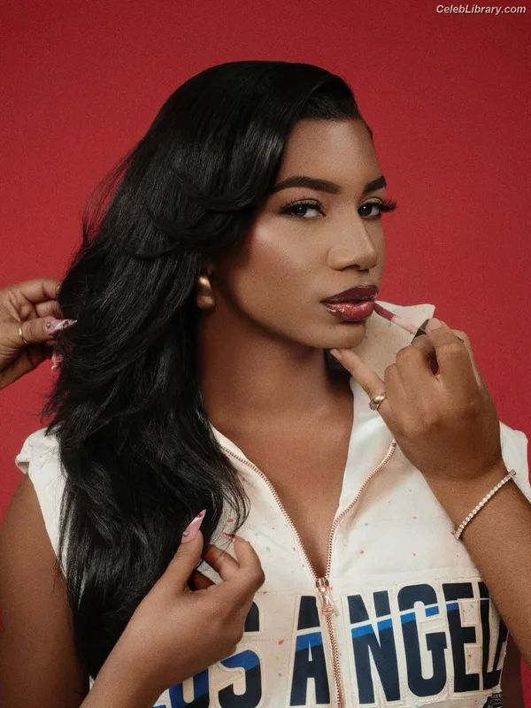 Taylor Rooks photo 2 of 402