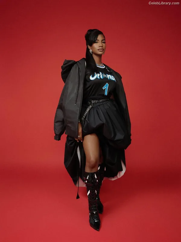 Taylor Rooks photo 3 of 402