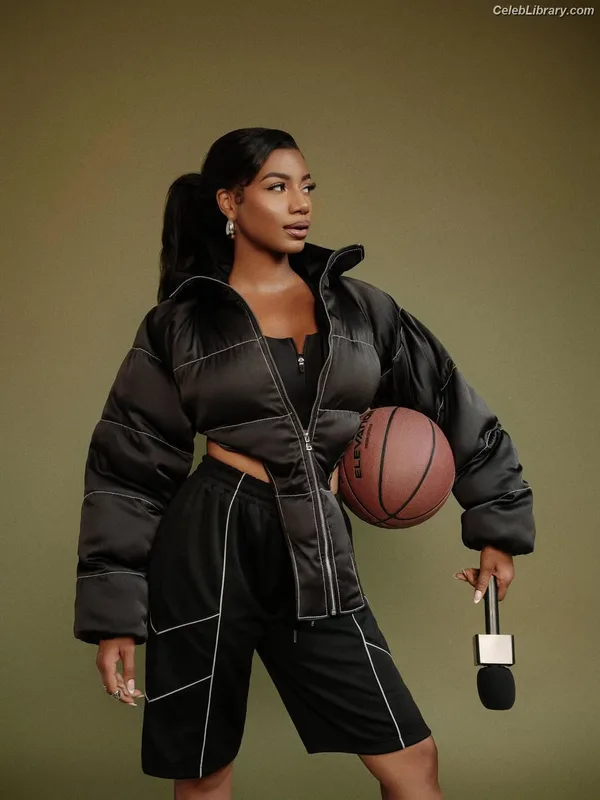 Taylor Rooks photo 5 of 402