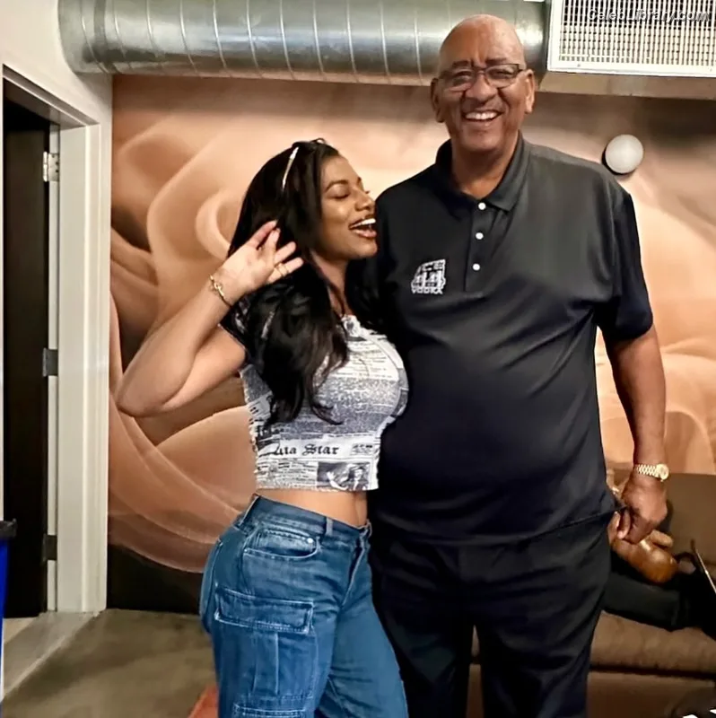 Taylor Rooks photo 9 of 402