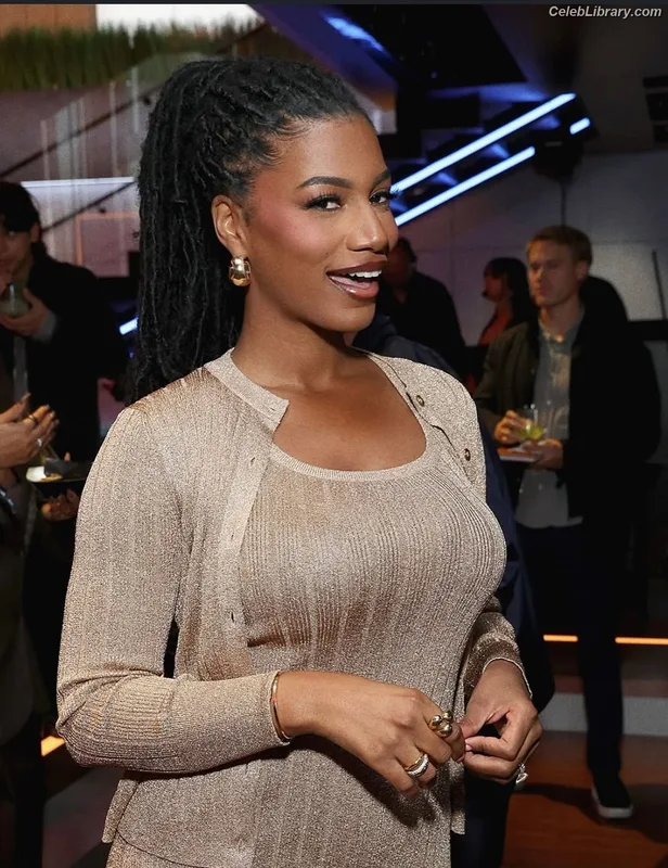Taylor Rooks photo 14 of 402