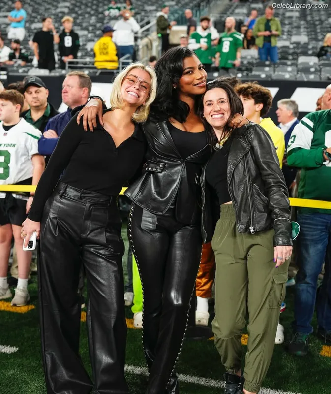 Taylor Rooks photo 8 of 402