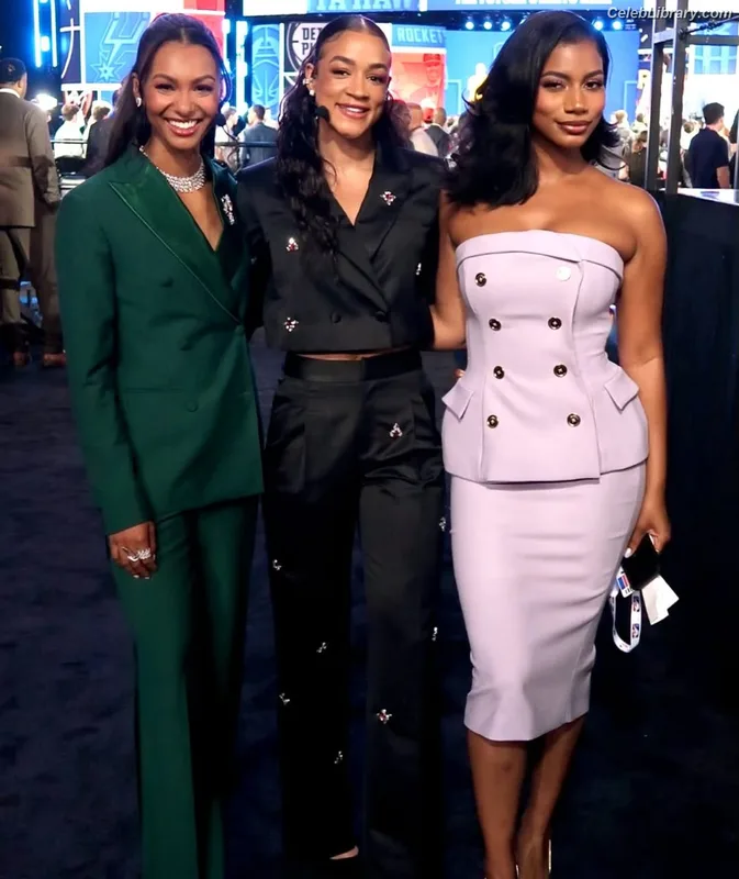 Taylor Rooks photo 9 of 402