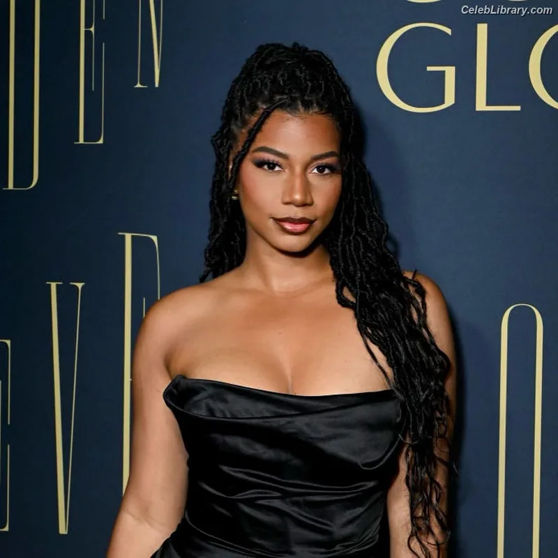 Taylor Rooks photo 6 of 402