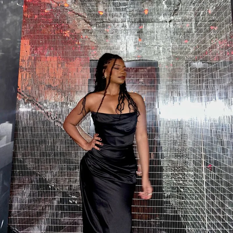 Taylor Rooks photo 7 of 402