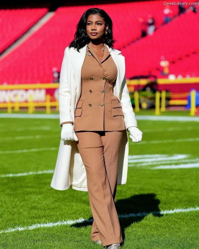 Taylor Rooks photo 24 of 402