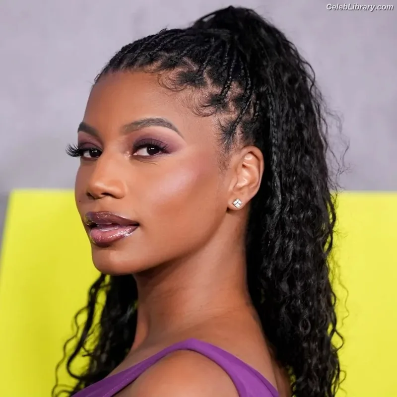 Taylor Rooks photo 1 of 402